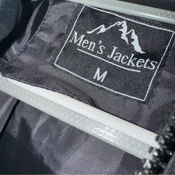 NEW MENS PUFFER Coat - Picture 3 of 5